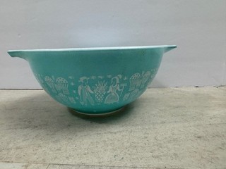 Vintage PYREX Teal Turquoise Amish Butterprint Cinderella Mixing Bowl 1.5 Quart