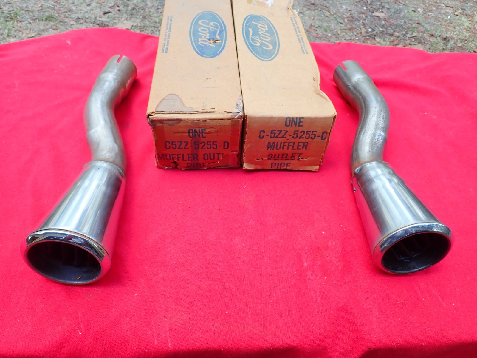 65 66 MUSTANG NOS FORD GT EXHAUST OUTLETS PAIR C5ZZ 5755 C & C5ZZ 5755 D CORRECT