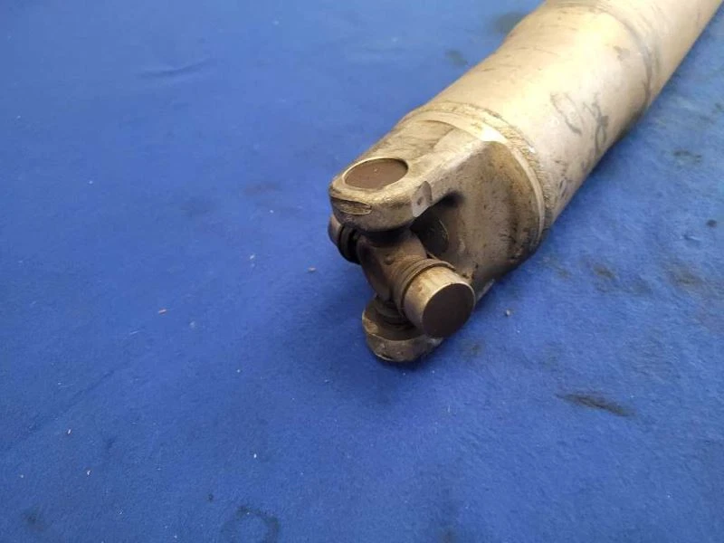 Chevrolet SSR 2003-2006 camioneta pickup eje de transmisión transmisión automática A/T 2426 Foto 3 de 4