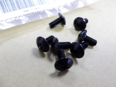 Yamaha RD500 Windscreen Mounting Screw x7 NOS RZ500 RZV500R