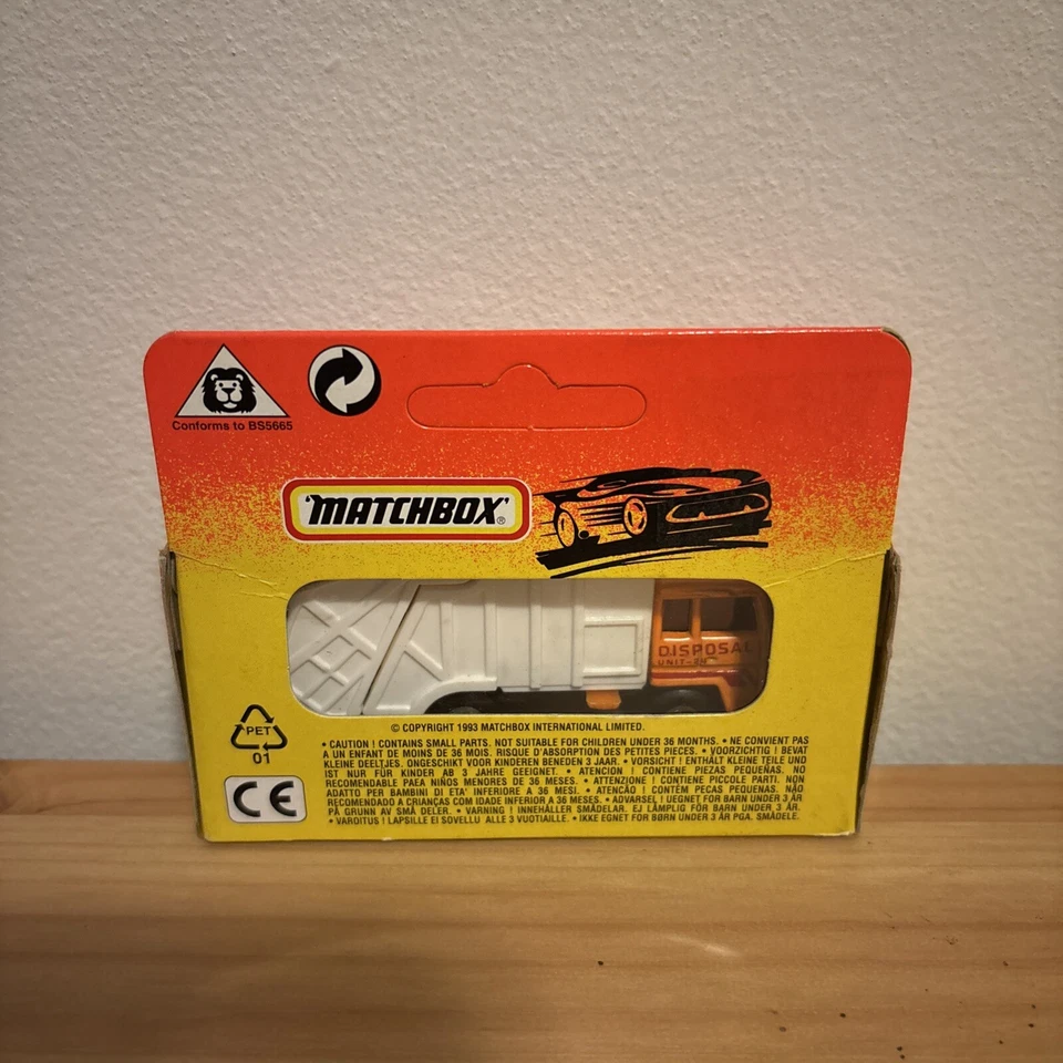 Camión de rechazo Matchbox Matchbox #36 nuevo en paquete 1993 naranja con volquete blanco error raro Foto 2 de 4