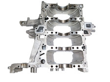 13-16 AUDI RS4 B8 RS5 4.2 FSI CRANKSHAFT LOWER HOUSING HOLDER 079103032DD
