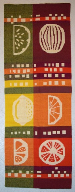 Maija Kolsi-Mäkelä (Finnish weaver) for Helmi Vuorelma / TÄKÄNÄ Tapestry. Maija Kolsi-Mäkelä (Finnish weaver) for Helmi Vuorelma / TÄKÄNÄ Tapestry.