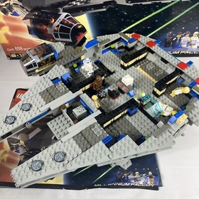 LEGO Star Wars 7190 Millennium Falcon 2000 - 99% Complete w/ Manual & Box