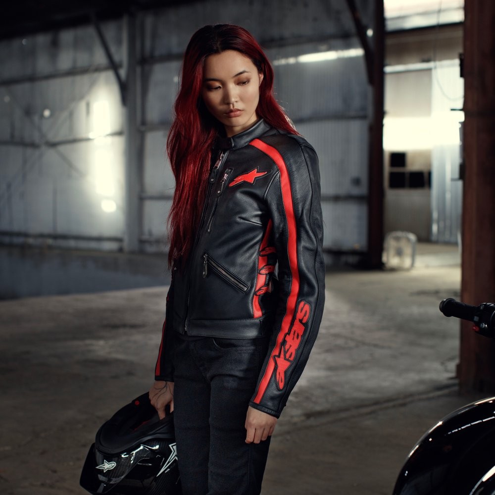Black Red — photo 3 of 3