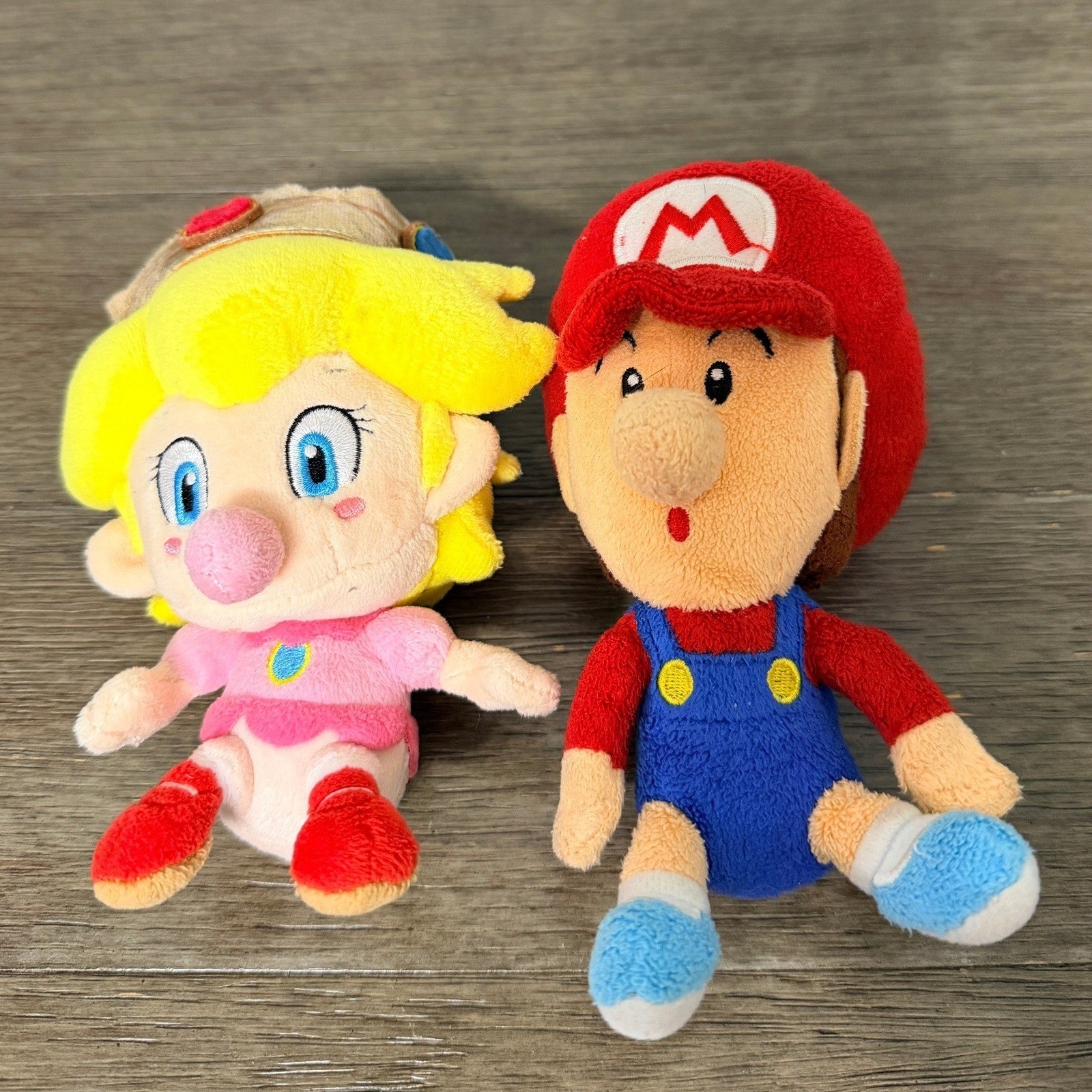 Nintendo Super Mario Baby Mario and Baby Peach Plush Set 6 Inch Video Game Toys