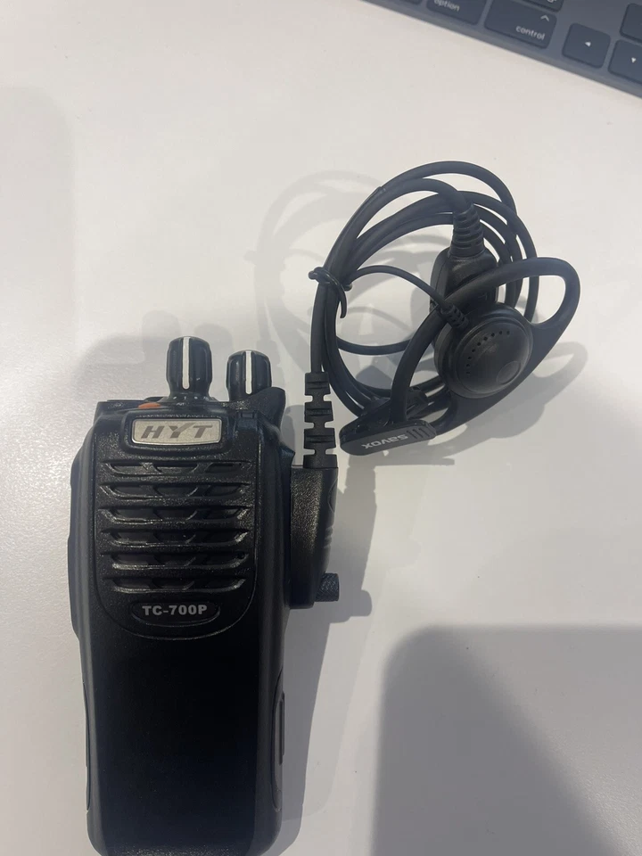 HYT TC-700P  TWO WAY RADIO with Headset Model SEP-290/TC700P D-SHAPE - Image 3 of 4