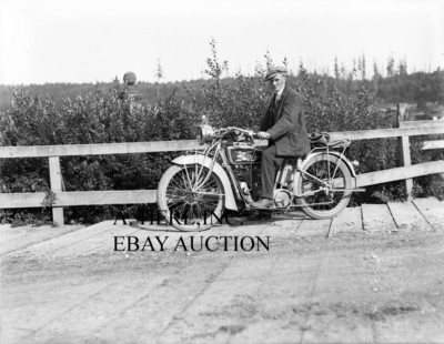 Excelsior 61ci V-twin motorcycle 1916 motorcycle photo photograph 