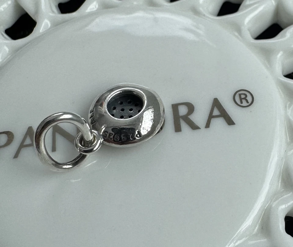 Auténtico colgante Pandora Signature #390359CZ Foto 3 de 4