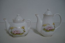 Casuarine Heron Fine Bone China Miniature Teapots Figurines with Lids