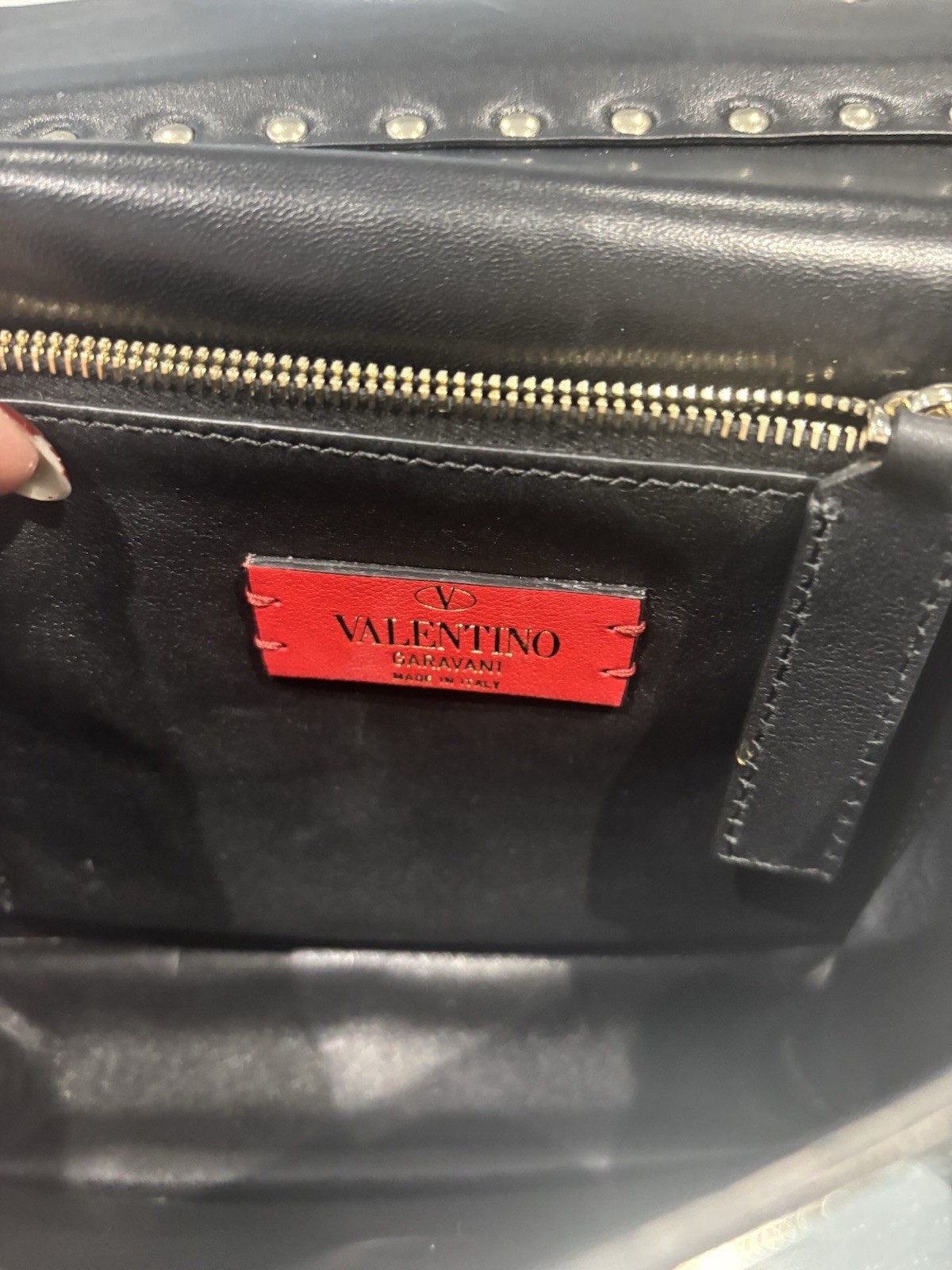 Pristine Valentino Rockstud Leather Crossbody Bag - Black, RRP£1490 | Stylish & Versatile image 8