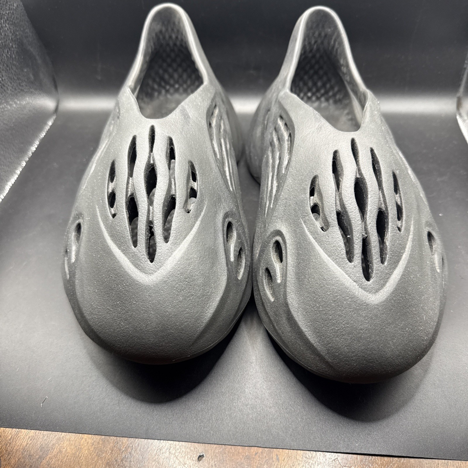 Adidas Yeezy Foam RNNR Onyx Size 8 HP8739 Men’s Black EVA Slip-On w/ Box thumbnail 2