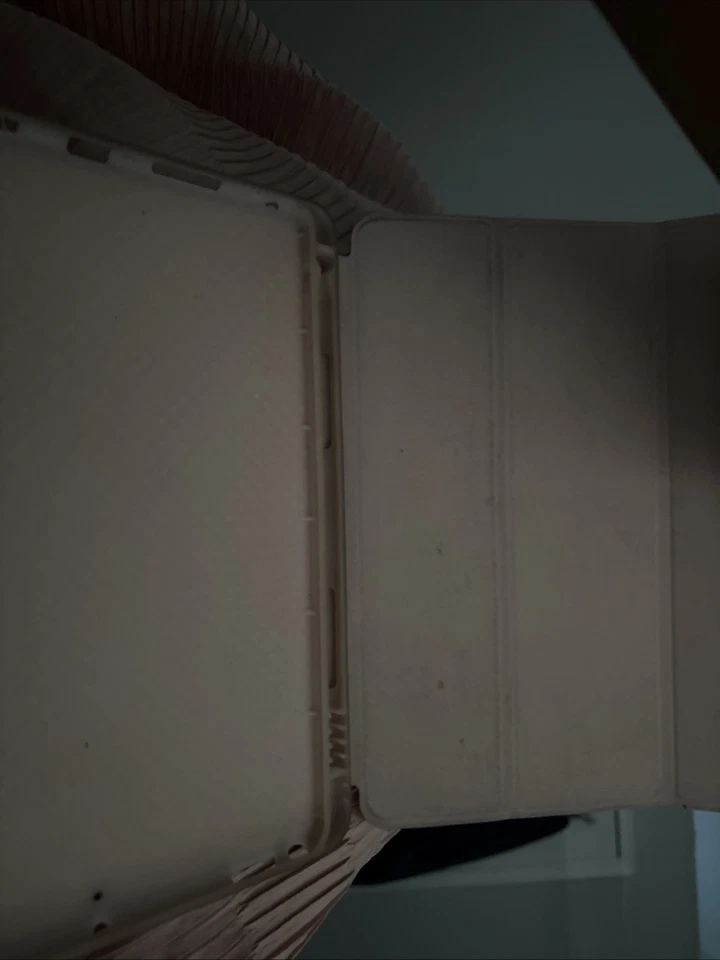 Apple iPad Pro 10.5 Inch WiFi 64GB Silver Tablet - Image 4 of 4