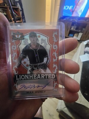 2021 Leaf Valiant - Lionhearted Orange #LH-MM3 Max Muncy 17/99 (AU, RC)