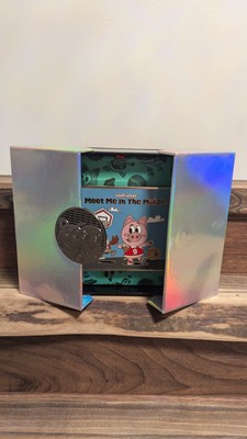 Veefriends Meet Me In The Middle Booklet Pin /300!