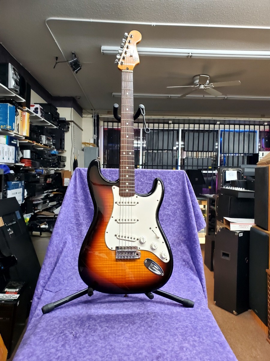 FENDER STRATOCASTER 60th Diamond Anniversary SPECIAL EDITION