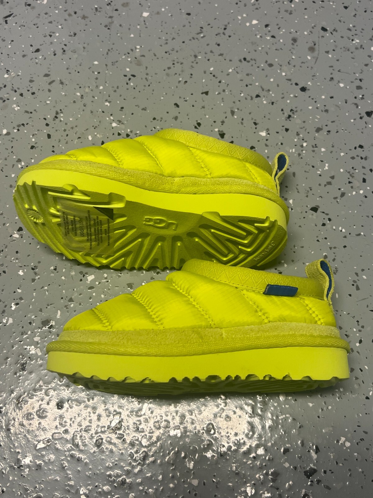 PANTOFOLA D’ORO Scarpe pantofole bambini giovani taglia 8 UGG Tasman LTA giallo poliestere puff lana NUOVE