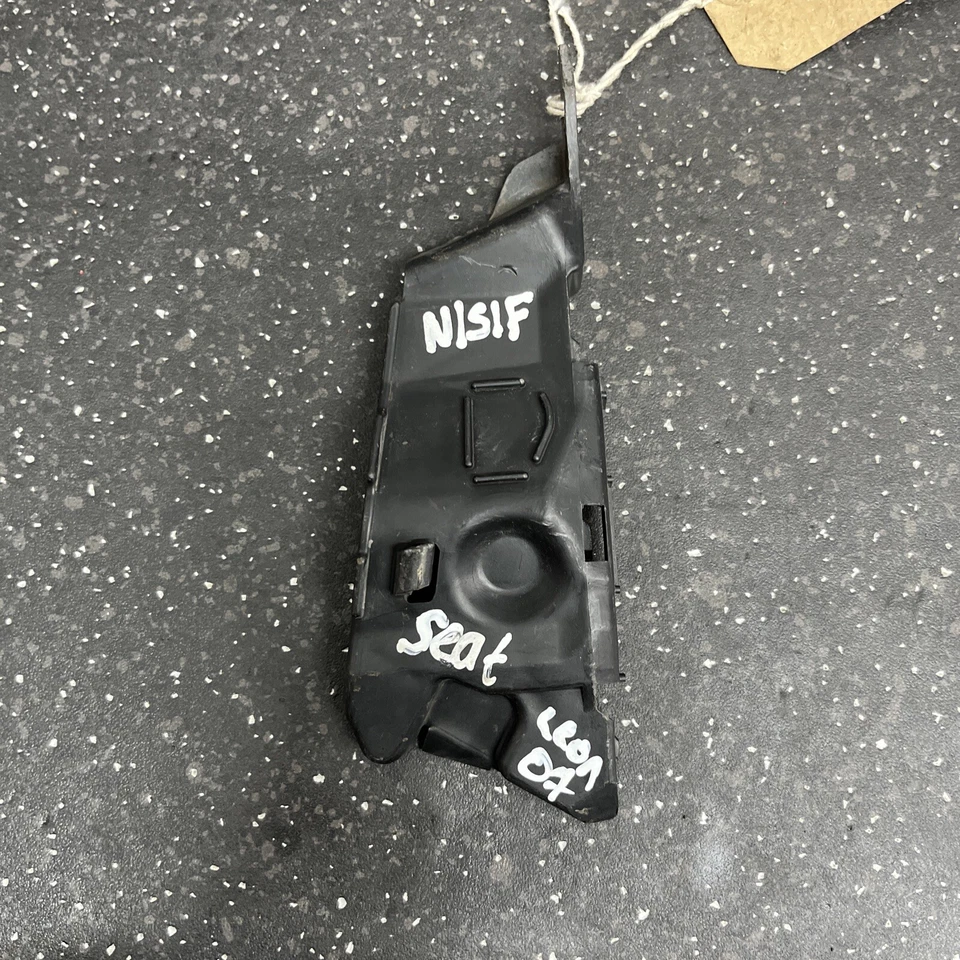 Seat Leon 1P Front NS Left Bumper Guide Wing Bracket 1P0807183 genuine (169) - Image 3 of 4