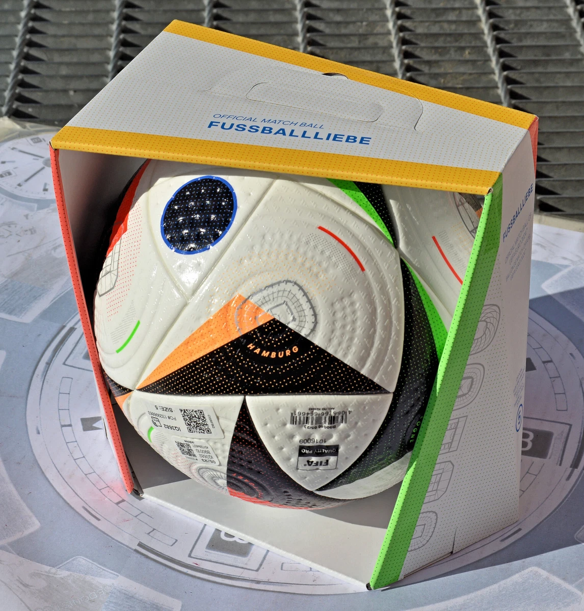 Ballon Réplique officielle de l'Euro 24 adidas Fussballliebe (en boîte)