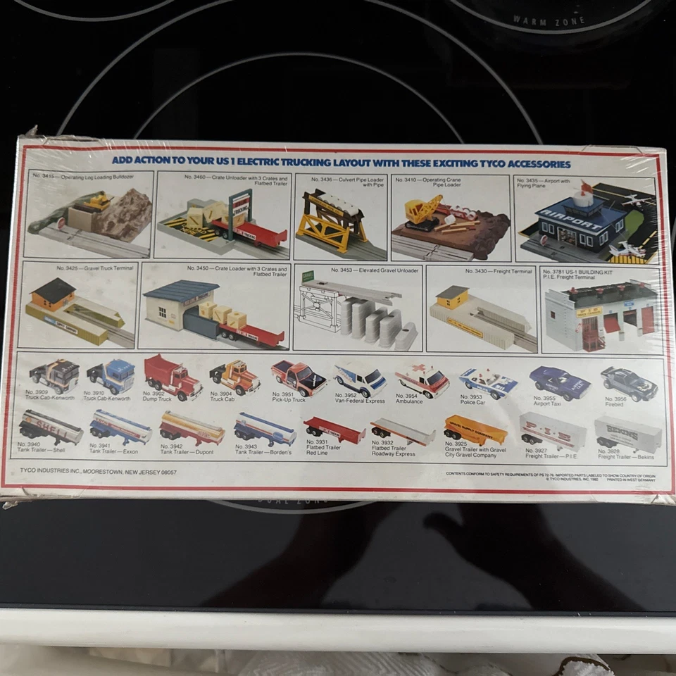 NUEVO Tyco Kit Howard Johnson's HO Escala 1:87 Edificio para Diseño de Tren/Diorama Foto 2 de 4