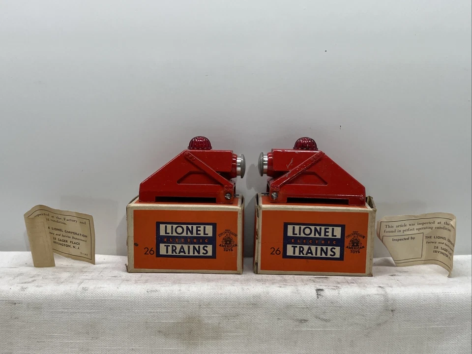 Vintage Lionel Postwar # 26 beleuchtete Stoßstangen, 2er Set mit Originalkartons