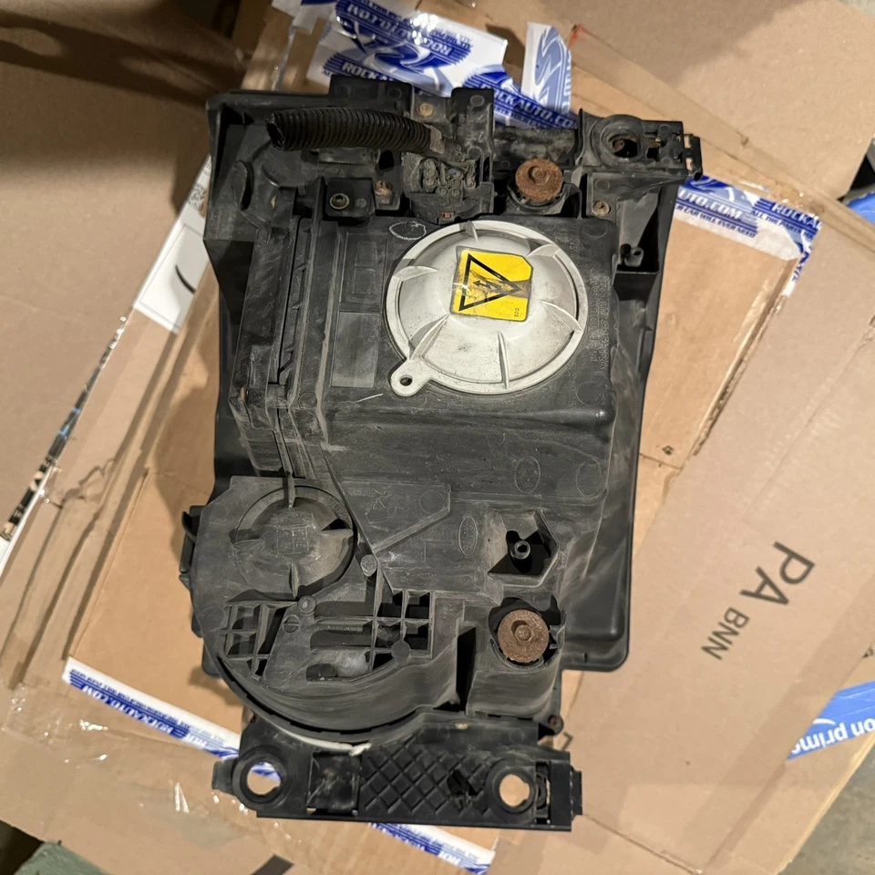 Оригинальная левая ксеноновая фара со стороны водителя для Land Rover LR3 2005–2009 годов выпуска - Изображение 3 из 3