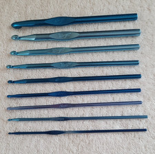 Blue Pre-owned Metal Set of 9 Boye Crochet Hooks D,E,F,G,H,I,J,K, and N
