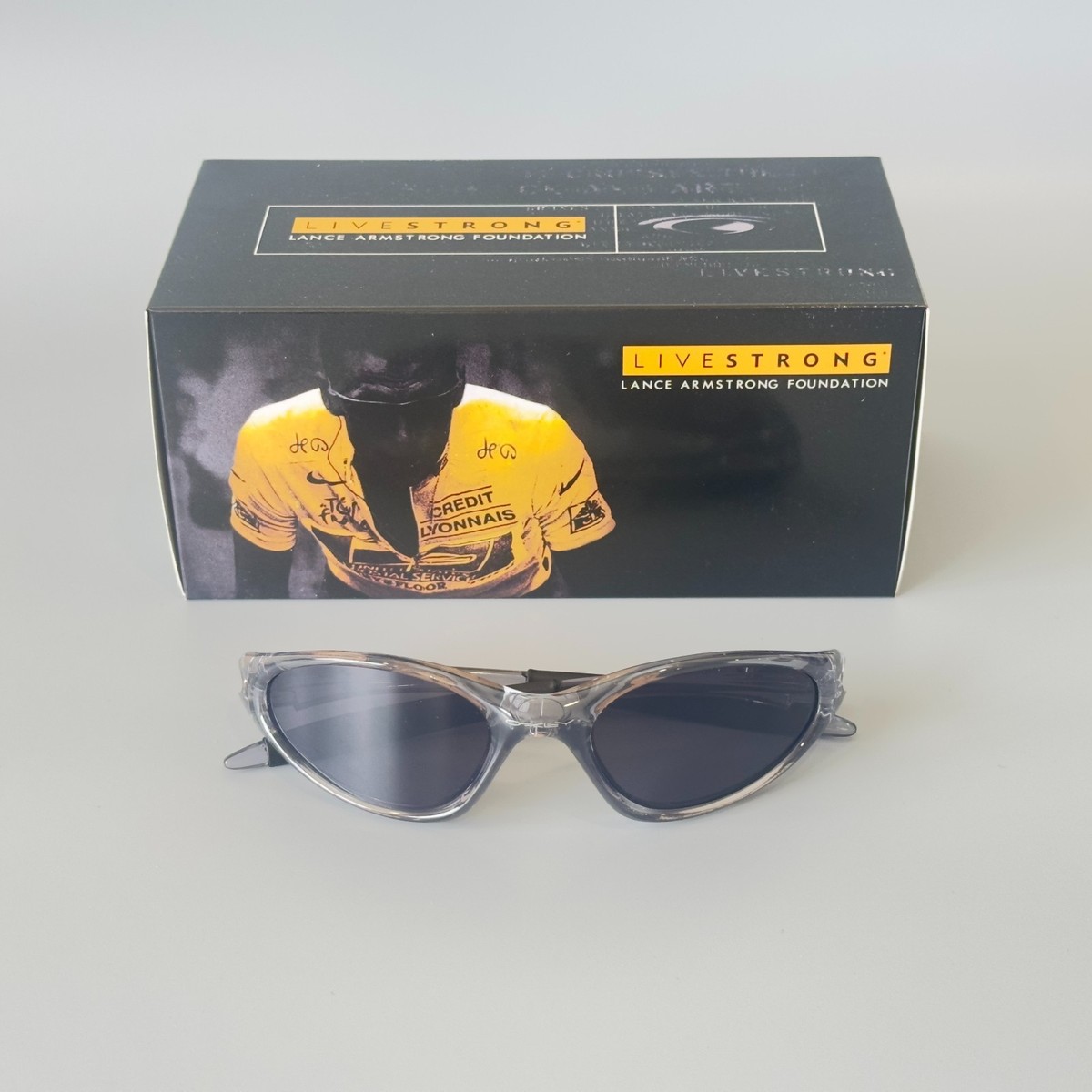 OAKLEY MINUTE 1.0 Made in USA 箱付き Oakley Minute Gen1 Minute 1.0 Sunglasses Transparent Gray Frame