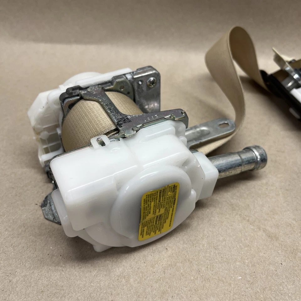 Cinturón de seguridad del pasajero delantero derecho Lexus RX350 2016-2022 retractor bronceado OEM Foto 2 de 4