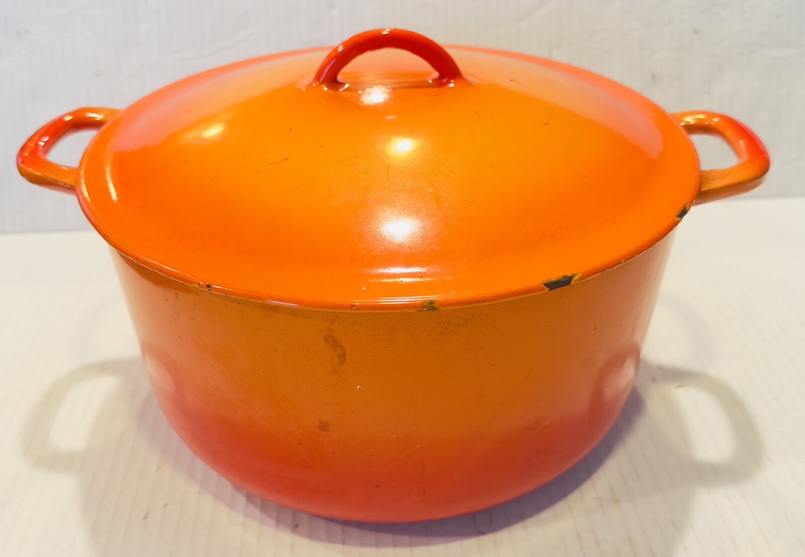 DESCOWARE Belgium Orange Flame Enamel Cast Iron Pot/Pan Dutch Oven w