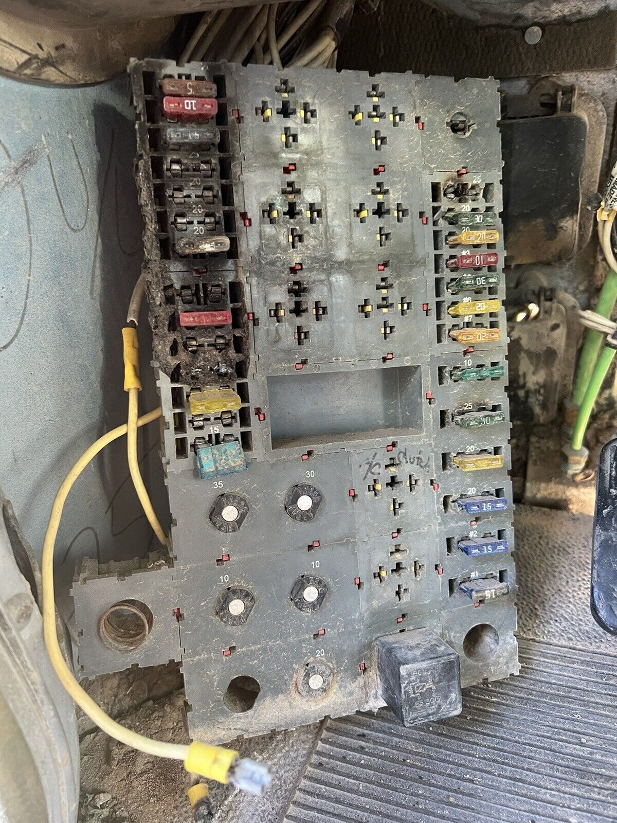 Peterbilt 379 Left/Driver Fuse Box - Used