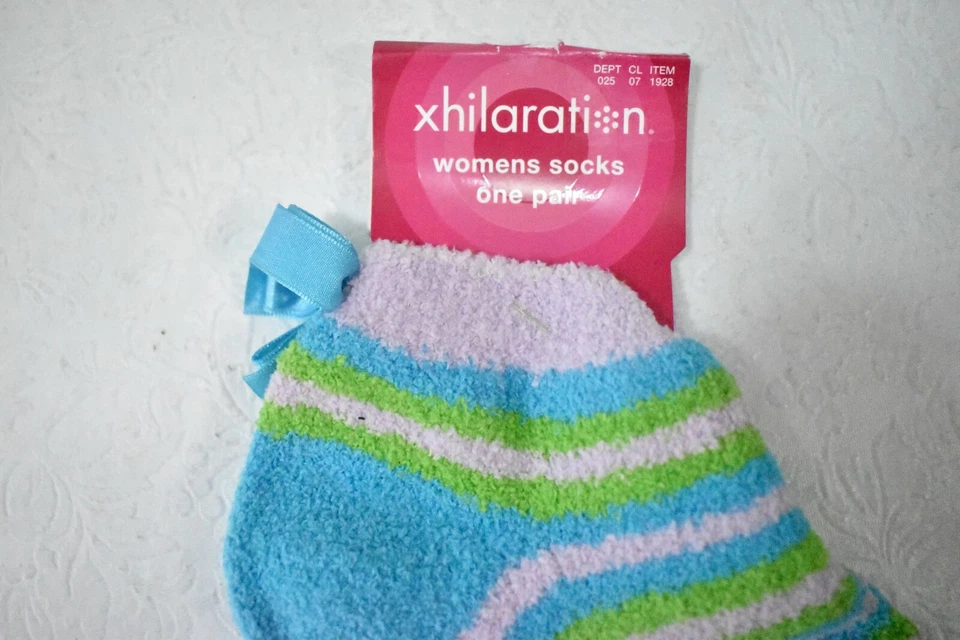 Calcetines al tobillo Xhilaration de lana a rayas para mujer nuevos  Foto 3 de 4