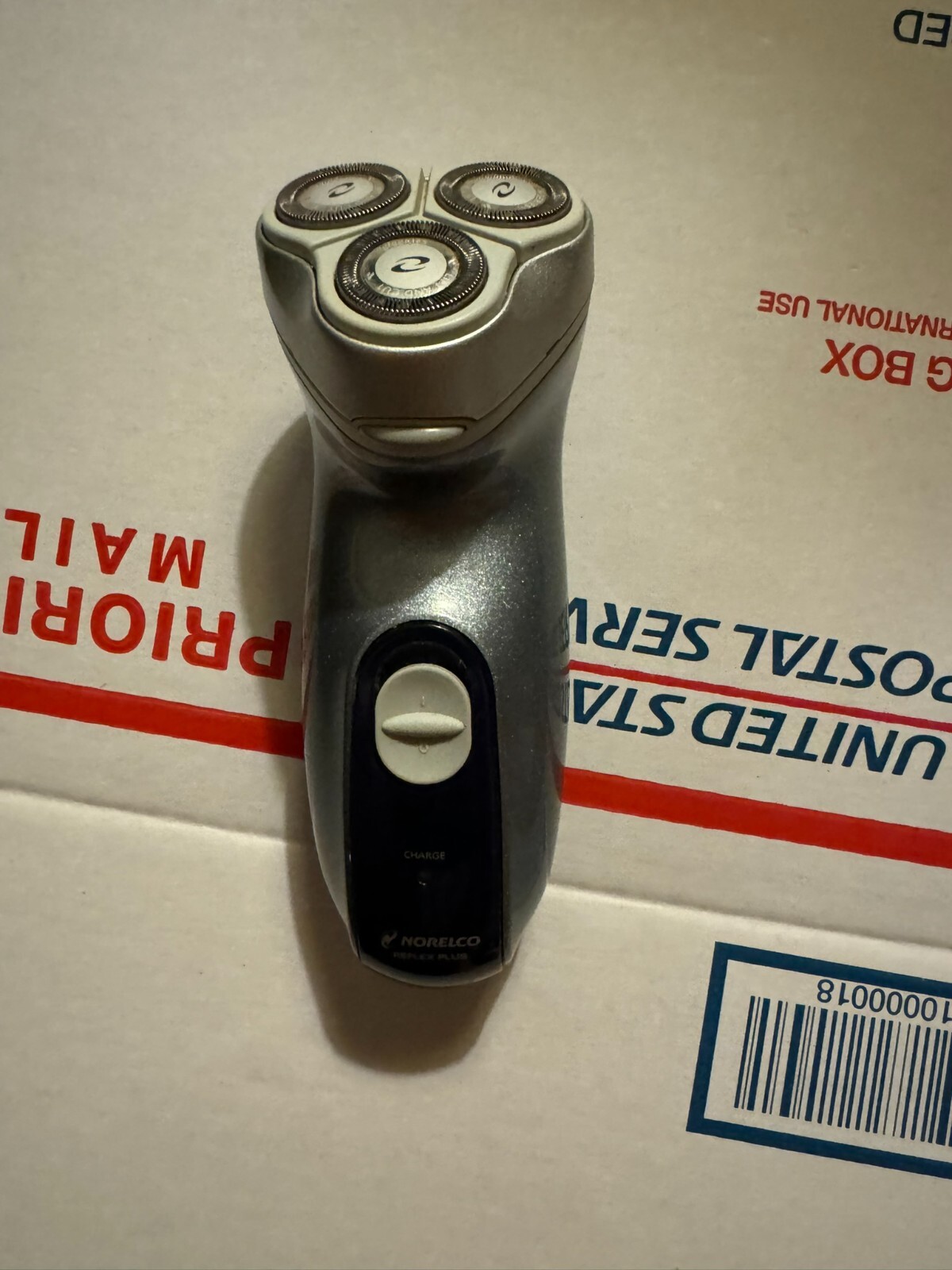 Philips Norelco 6613X Reflex Plus Portable Cordless Rechargeable Shaver ***Read