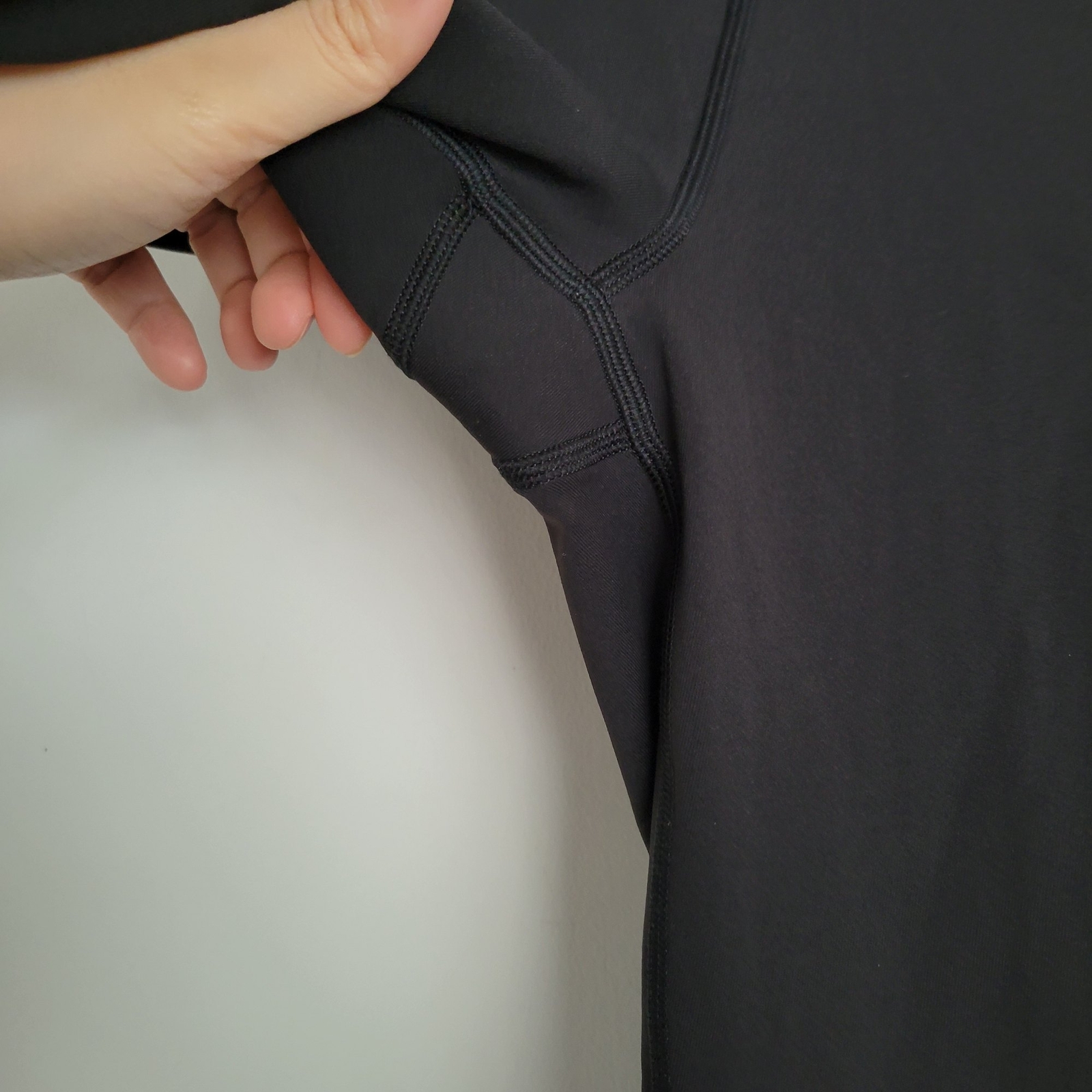 Lululemon Drawstring Dropped Side Pockets Back Po… - image 5