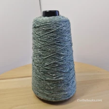 Unbranded Machine Knitting Yarn - 298 grams - green/white boucle acrylic (C84)