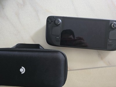 Steam Deck 256GB, Schwarz mit Tragetasche