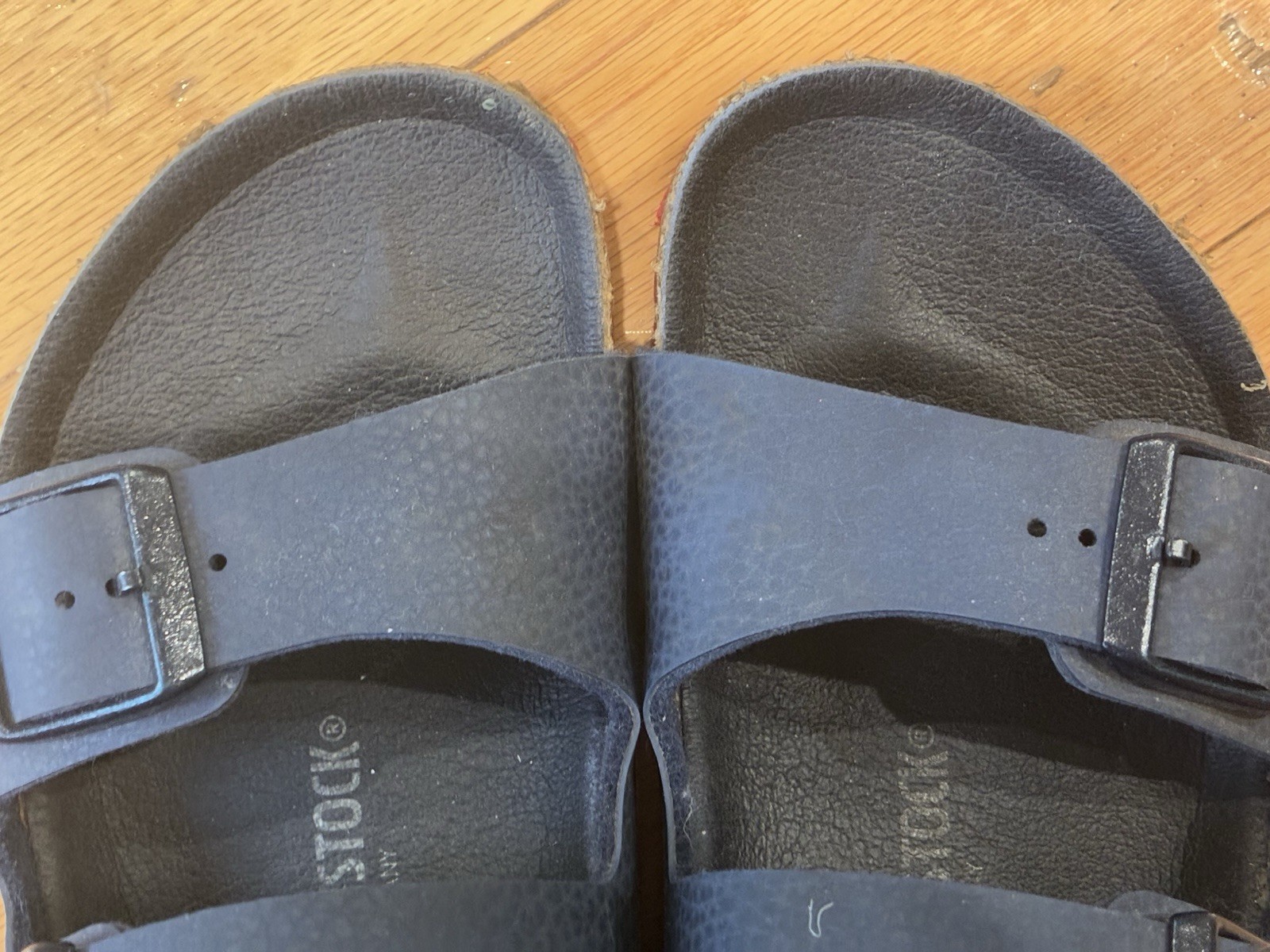 SAOLA Birkenstock Milano Youth Big Kid US 3 3.5 EU 34 blu con suola rossa