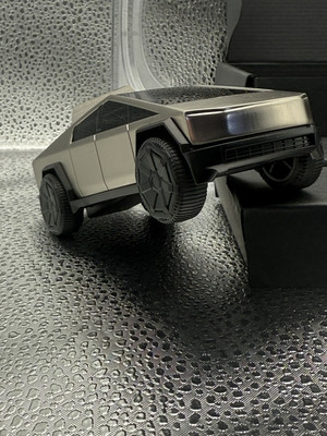 Brand new in stock Tesla Cybertruck Wind-up Racer Toy 1:43 Scale