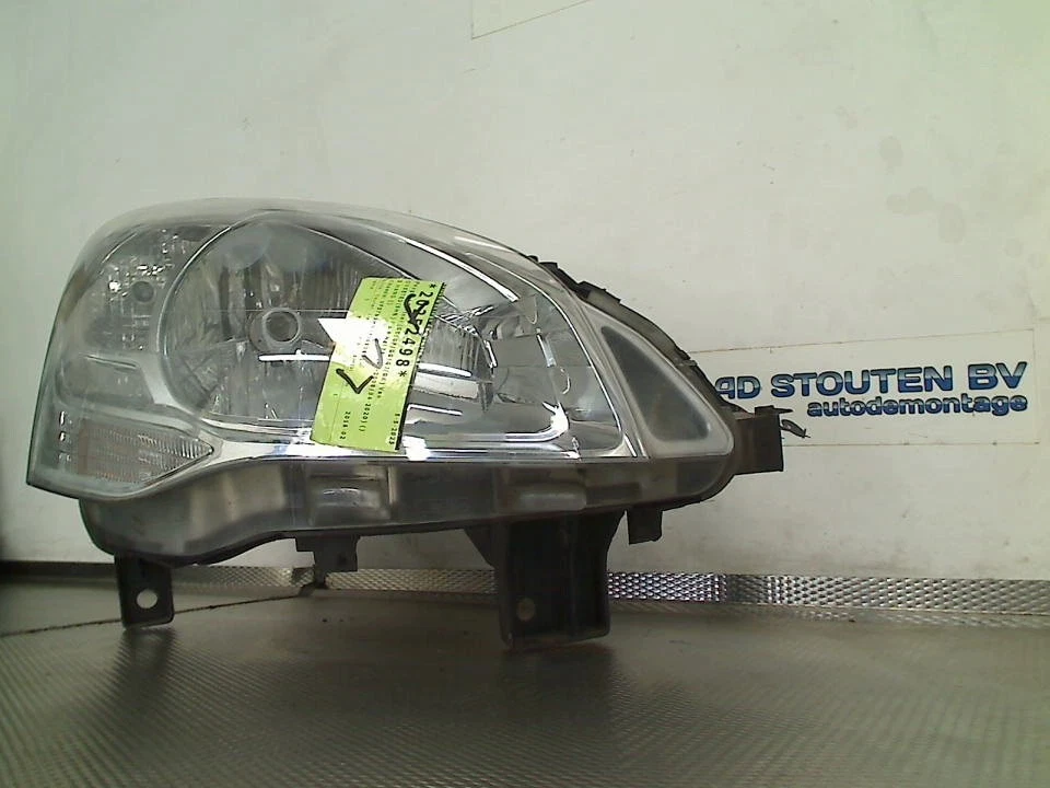 Peugeot Partner (GC/GF/GG/GJ/GK) 2016 LEFT HEADLIGHT HEADLAMP 89318041 - Image 2 of 4