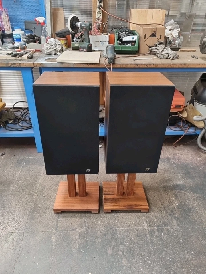 Casse diffusori audio assemblati alta fedeltà. Cabinet RCF BR33 - Immagine 2 di 4