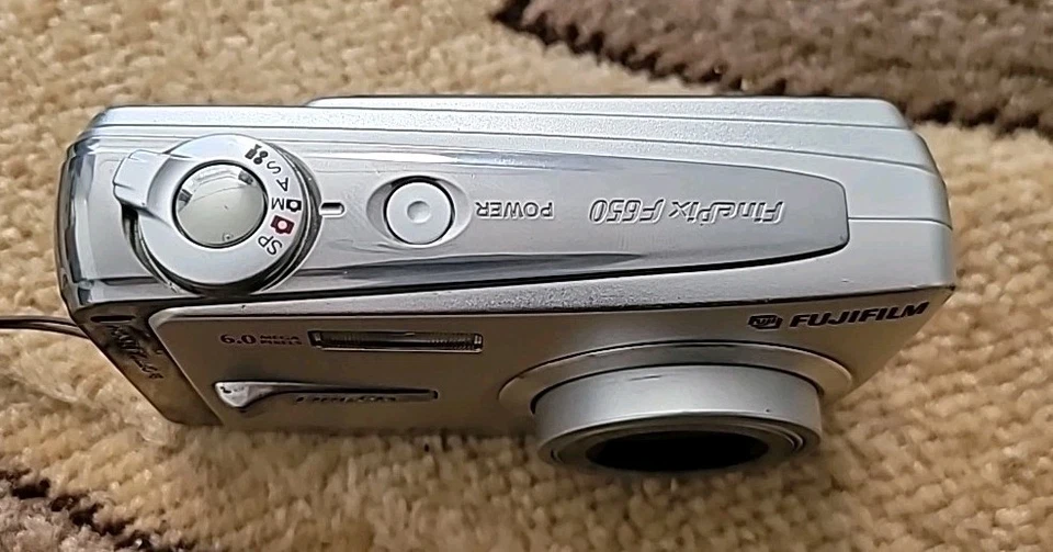Fujifilm FinePix F650, photo 2 of 5
