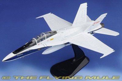 Hobby Master 1:72 F/A-18B Hornet NASA Dryden Flight Research Center N852NA