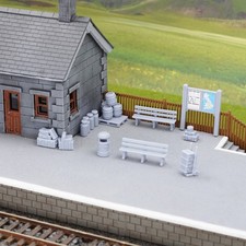 Model Railway Gift Set - OO Gauge Station Pack - 1:76 Hornby Scale Accessories