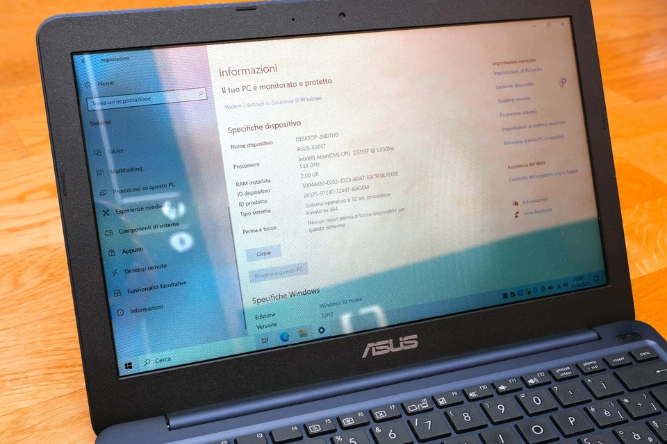 Asus X205TA Intel Atom Quadcore Z3735F 2gb RAM 32gb SSD Windows 10 - Imagen 3 de 4