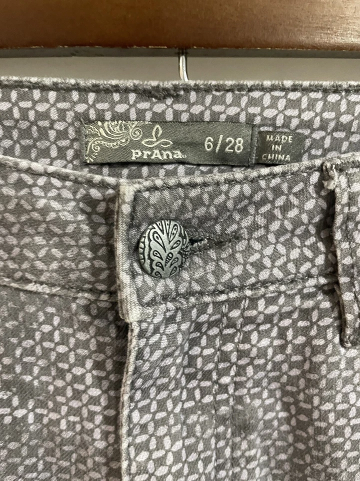 Pantalones ajustados Prana para mujer talla 6/28 de algodón orgánico tiro medio elásticos gris claro Foto 3 de 4