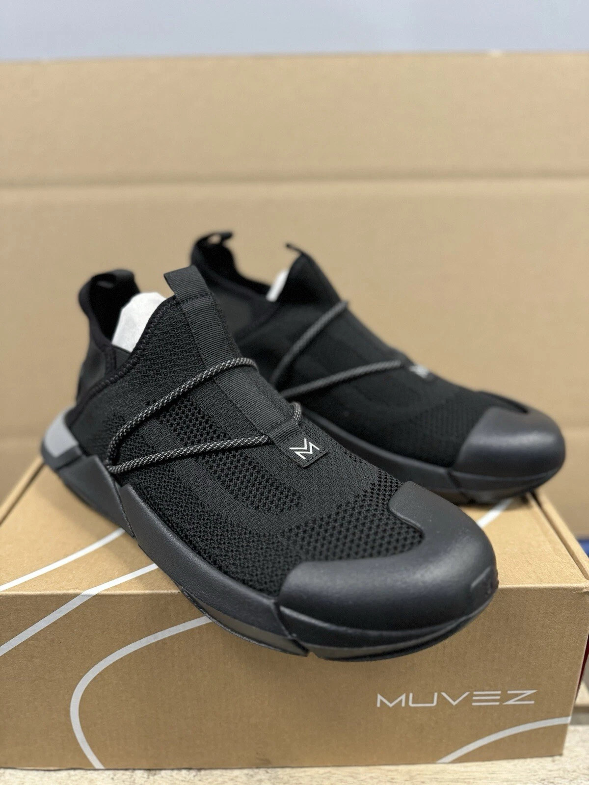 Muvez Traveler Hybrid Sneakers Indoor Outdoor Shoes Black Mens 10 /Womens 11 NIB