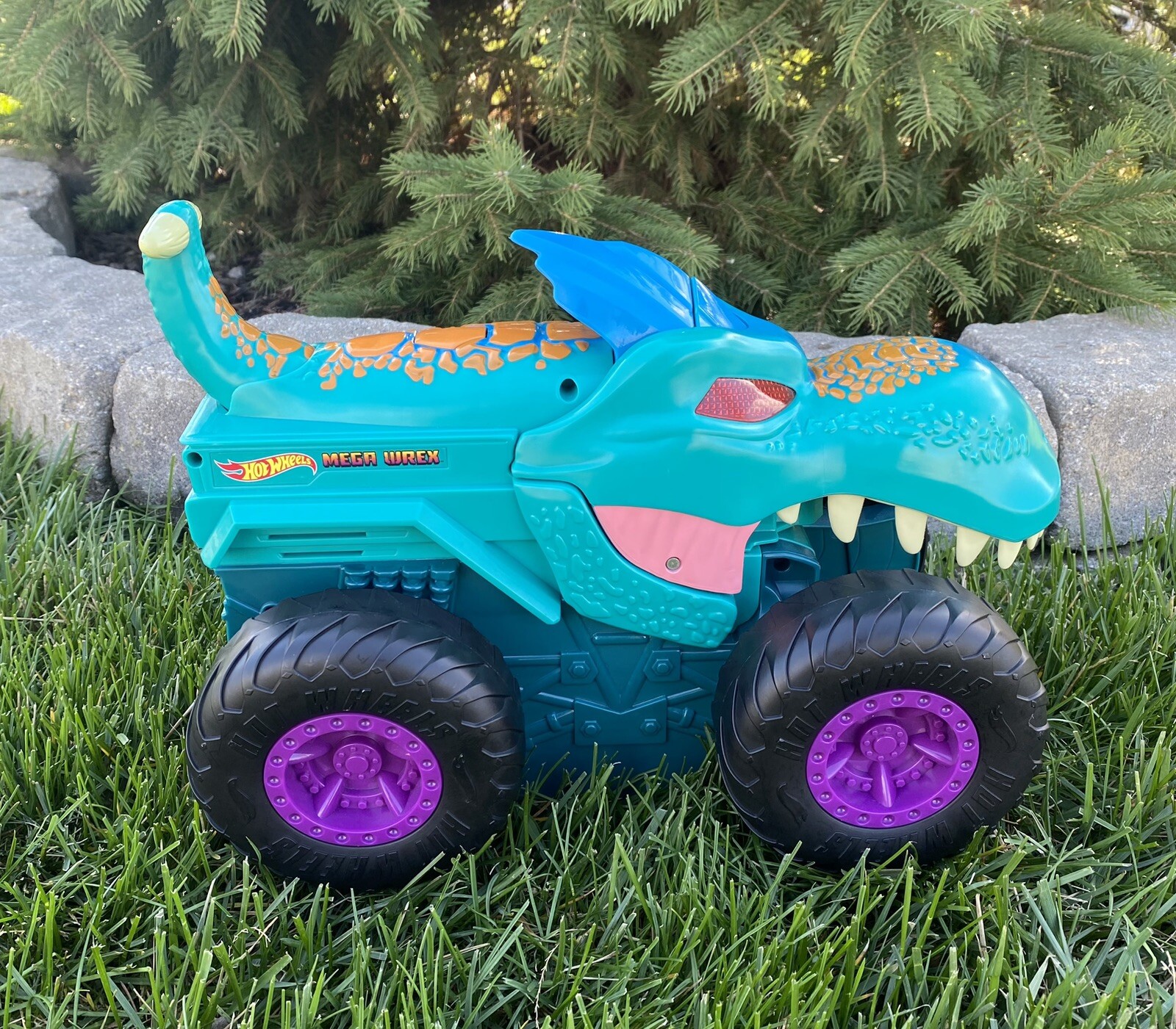 Hot Wheels Mega Wrex Car Chomping Monster Truck Toy Works Lights & Sound eBay