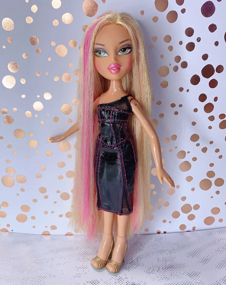 Bratz Magic Hair Color Fianna Doll COMPLETE w/ outfit Pink Highlights 2008  MGA