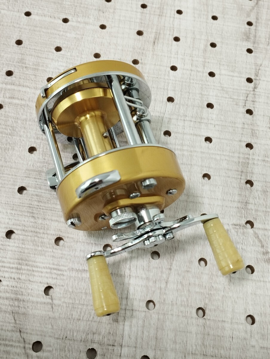PENN LEVEL MATIC 910 FISHING REEL BAITCASTING REEL GOLD LURE PENN LEVEL MATIC 910 FISHING REEL BAITCASTING REEL GOLD LURE