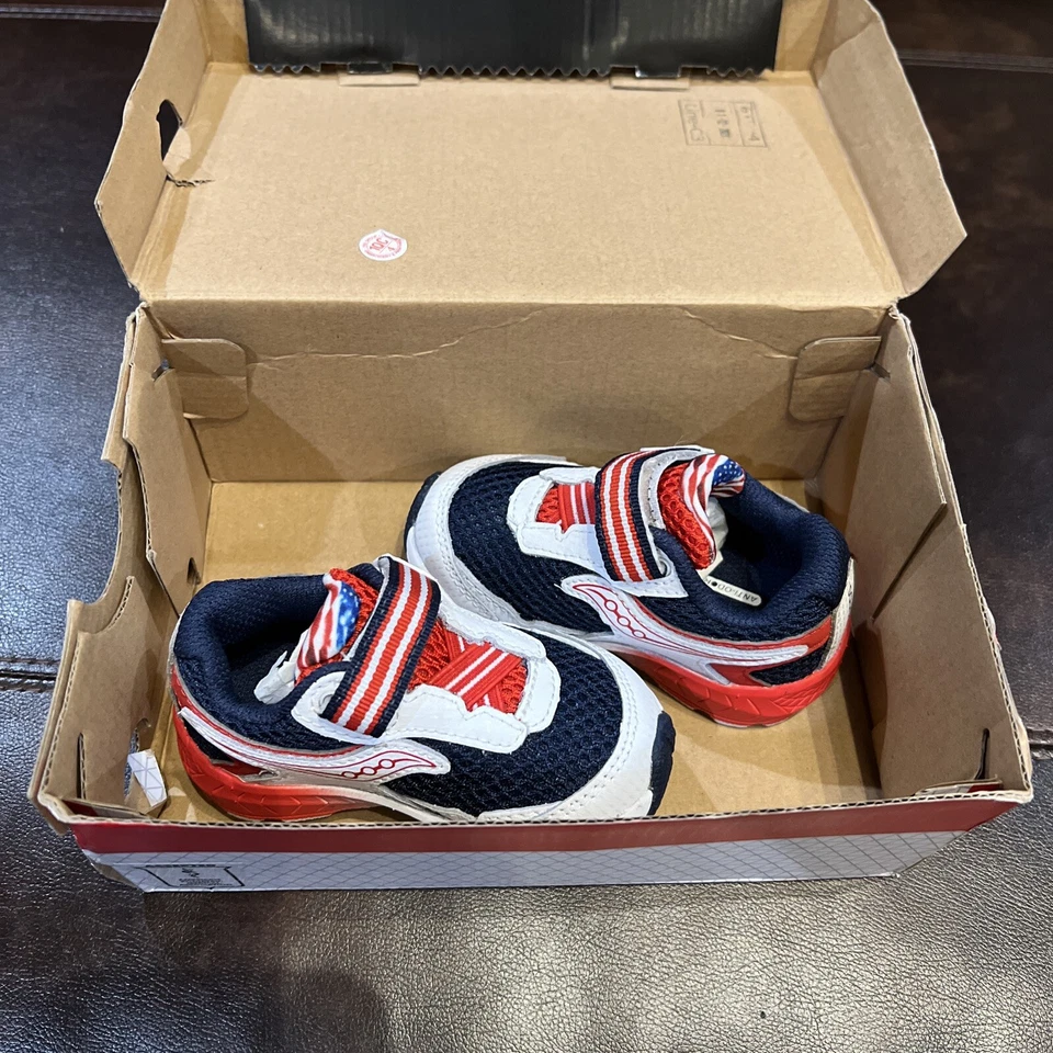 Saucony Little Kid Ride 10 Jr. Кроссовки обувь красный белый мальчиков - Изображение 3 из 4